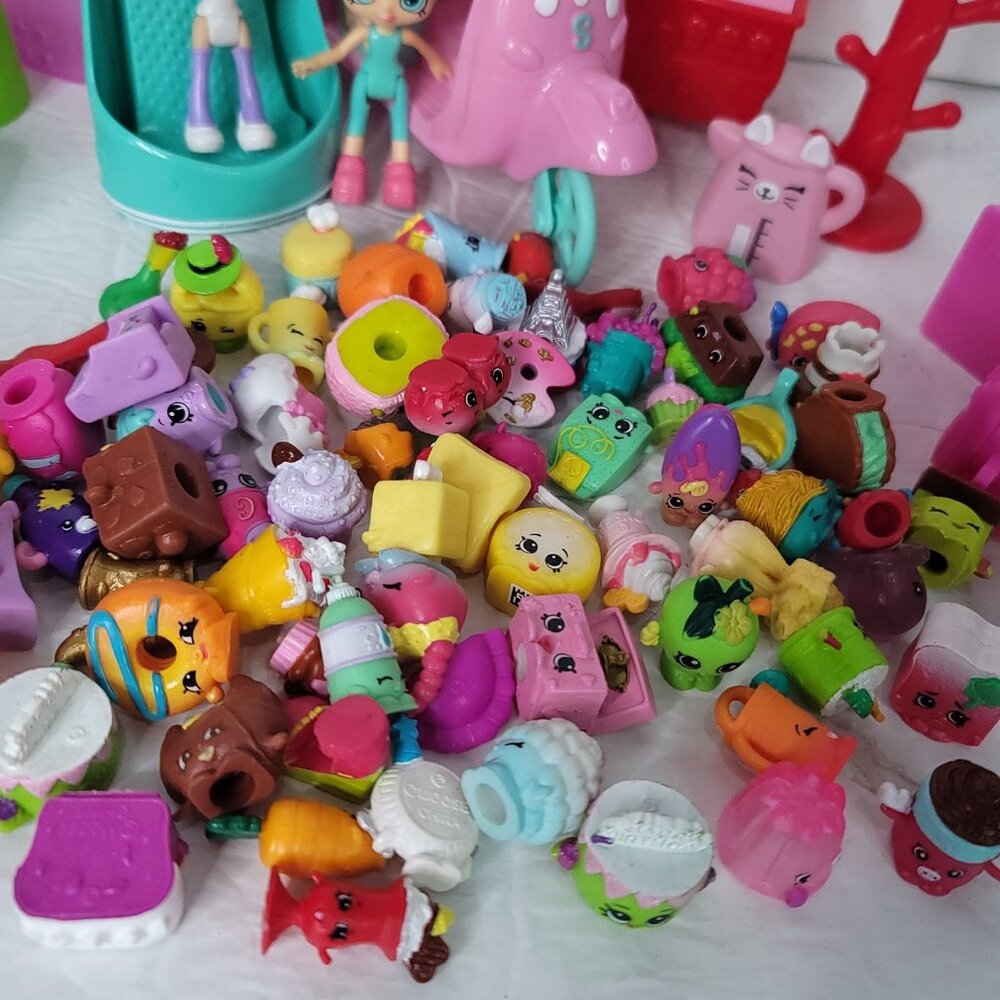 Lot Of Shopkins Figures Super Cute Mixed Lot, hats, food, household items - Picture 3 of 8